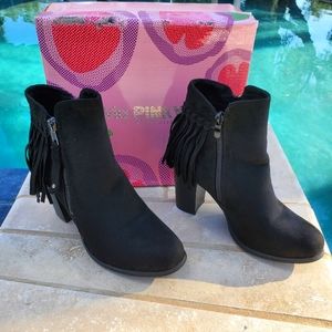 Via Pinky Black Fringe Ankle Boots Size 7.5